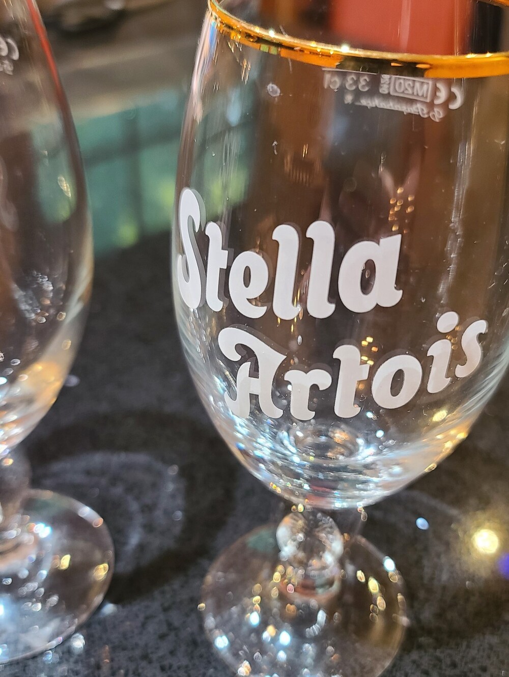 Stella Artois Set of 2 Stemmed Beer Glasses  33cl Clear Gold Rim Decorated - Picture 2 of 3